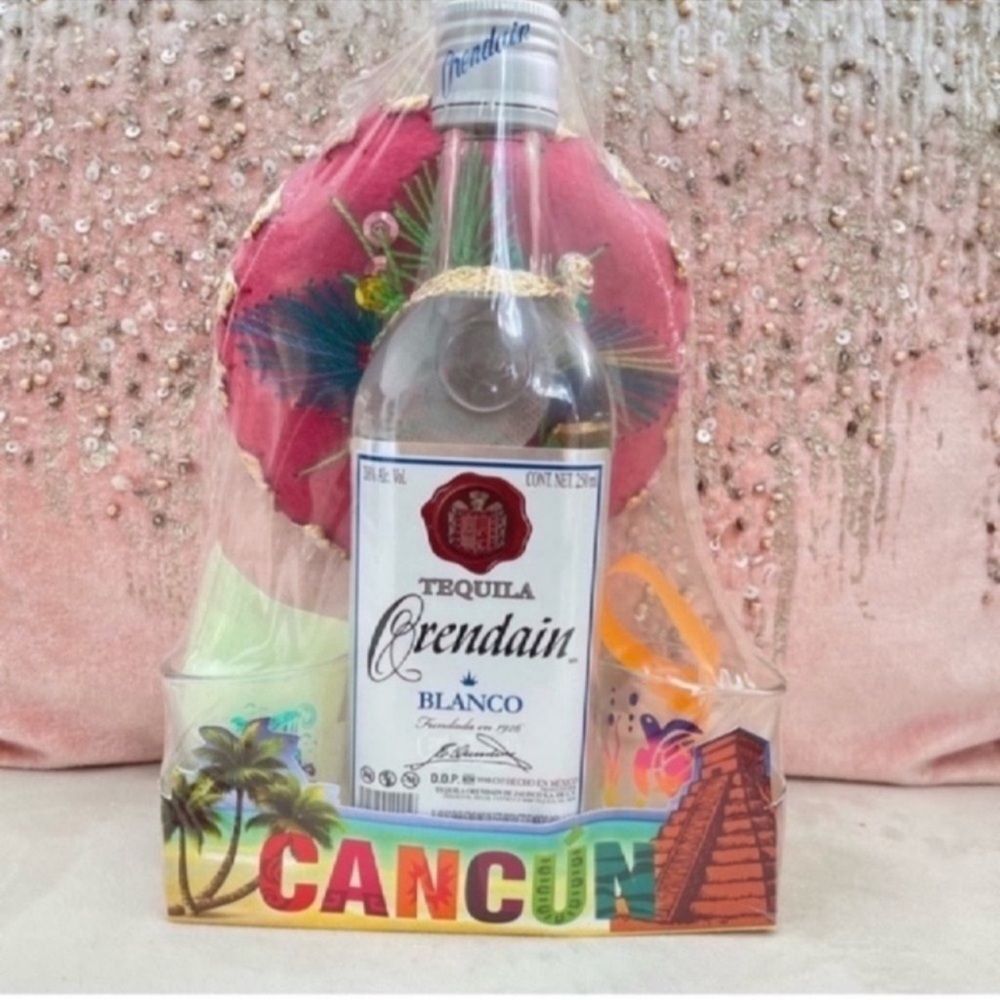 New Tequila Bottle & Shot Glasses Set